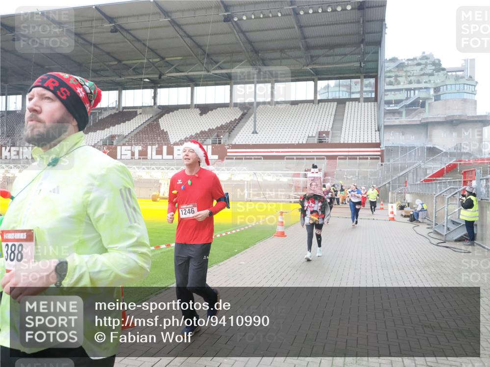 07.12.2025 - St. Pauli X-Mass-Run No. 15 Fabian Wolf http://msf.ph/oto/9410990 07.12.2025 11:12:11 Ziel 76, 79, 388, 416, 437, 597, 605, 695, 819, 1246, 1278 meine-sportfotos.de