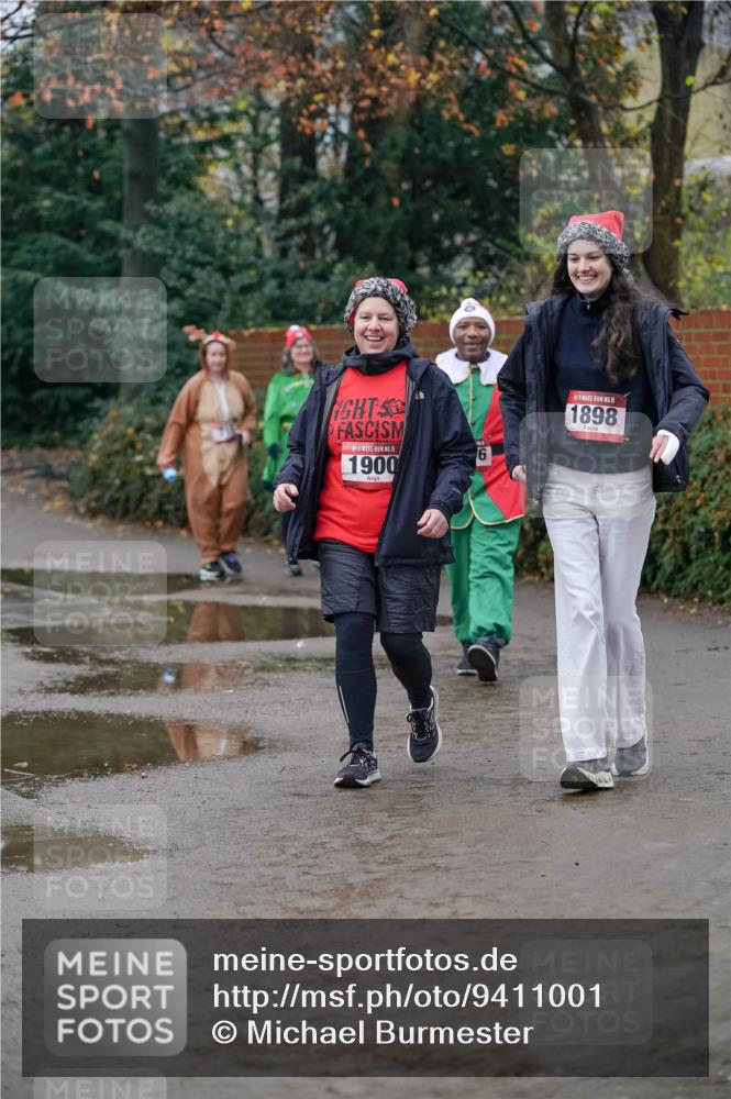 07.12.2025 - St. Pauli X-Mass-Run No. 15 Michael Burmester http://msf.ph/oto/9411001 07.12.2025 09:50:53 Laufen 15, 1900, 15, 1898 meine-sportfotos.de