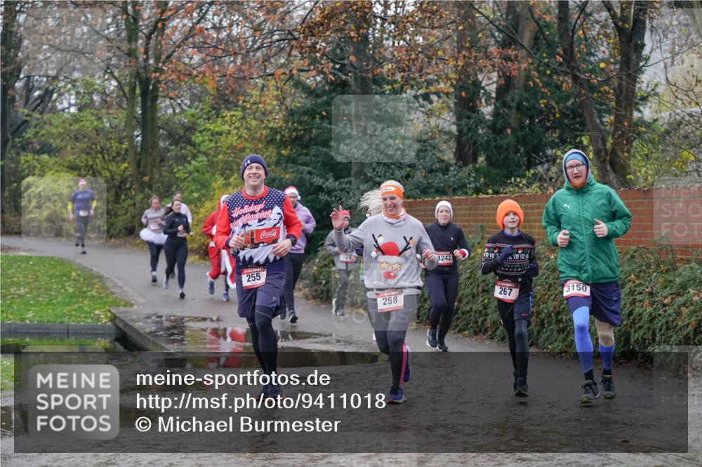 07.12.2025 - St. Pauli X-Mass-Run No. 15 Michael Burmester http://msf.ph/oto/9411018 07.12.2025 11:41:23 Laufen 255, 124, 258, 4242, 267, 3150 meine-sportfotos.de