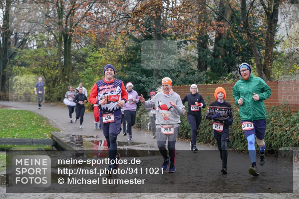 07.12.2025 - St. Pauli X-Mass-Run No. 15 Michael Burmester http://msf.ph/oto/9411021 07.12.2025 11:41:23 Laufen 380, 255, 1247, 258, 4242, 267, 3150 meine-sportfotos.de