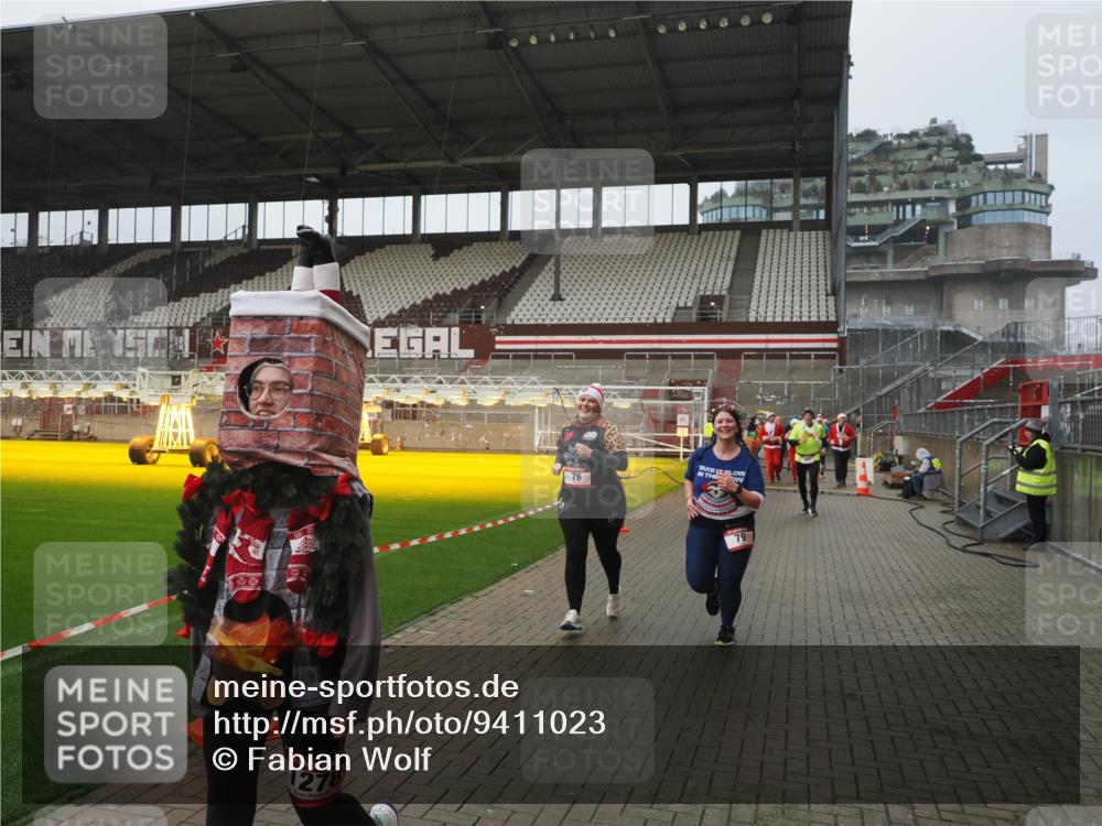 07.12.2025 - St. Pauli X-Mass-Run No. 15 Fabian Wolf http://msf.ph/oto/9411023 07.12.2025 11:12:15 Ziel 76, 79, 218, 388, 416, 597, 605, 671, 682, 695, 718, 819, 836, 839, 888, 1246, 1278 meine-sportfotos.de