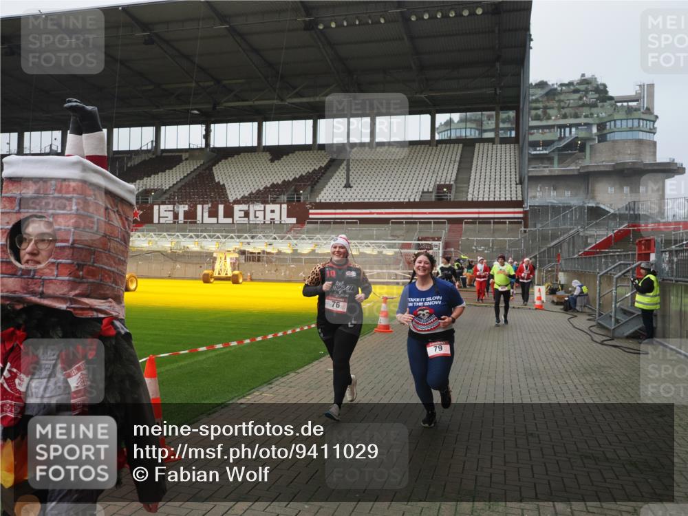07.12.2025 - St. Pauli X-Mass-Run No. 15 Fabian Wolf http://msf.ph/oto/9411029 07.12.2025 11:12:15 Ziel 76, 79, 218, 388, 416, 597, 605, 671, 682, 695, 718, 819, 836, 839, 888, 1246, 1278 meine-sportfotos.de