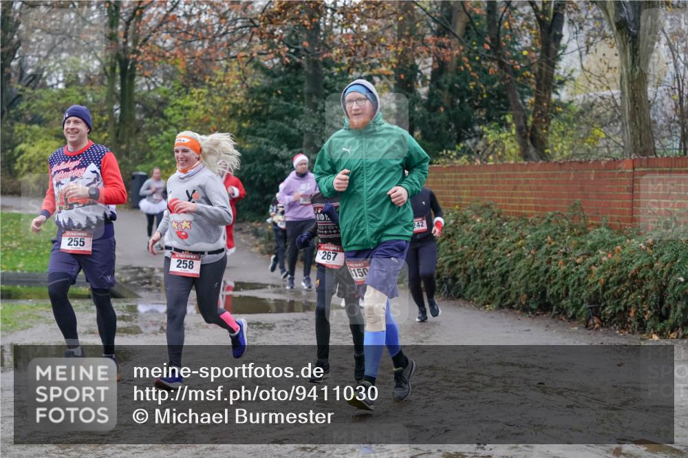 07.12.2025 - St. Pauli X-Mass-Run No. 15 Michael Burmester http://msf.ph/oto/9411030 07.12.2025 11:41:24 Laufen 255, 258, 44, 267, 150, 242 meine-sportfotos.de