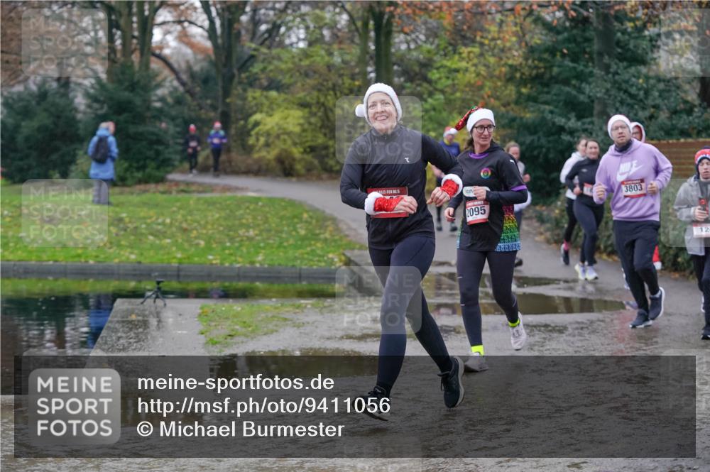 07.12.2025 - St. Pauli X-Mass-Run No. 15 Michael Burmester http://msf.ph/oto/9411056 07.12.2025 11:41:26 Laufen 10, 15, 2095, 3803, 12 meine-sportfotos.de