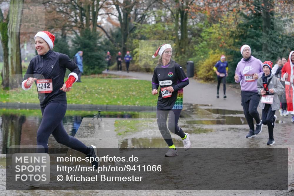07.12.2025 - St. Pauli X-Mass-Run No. 15 Michael Burmester http://msf.ph/oto/9411066 07.12.2025 11:41:27 Laufen 4242, 2095, 3803, 124 meine-sportfotos.de