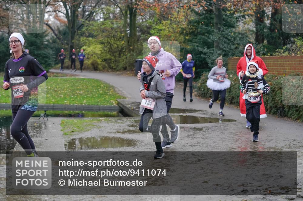 07.12.2025 - St. Pauli X-Mass-Run No. 15 Michael Burmester http://msf.ph/oto/9411074 07.12.2025 11:41:28 Laufen 2095, 124, 3, 4057 meine-sportfotos.de