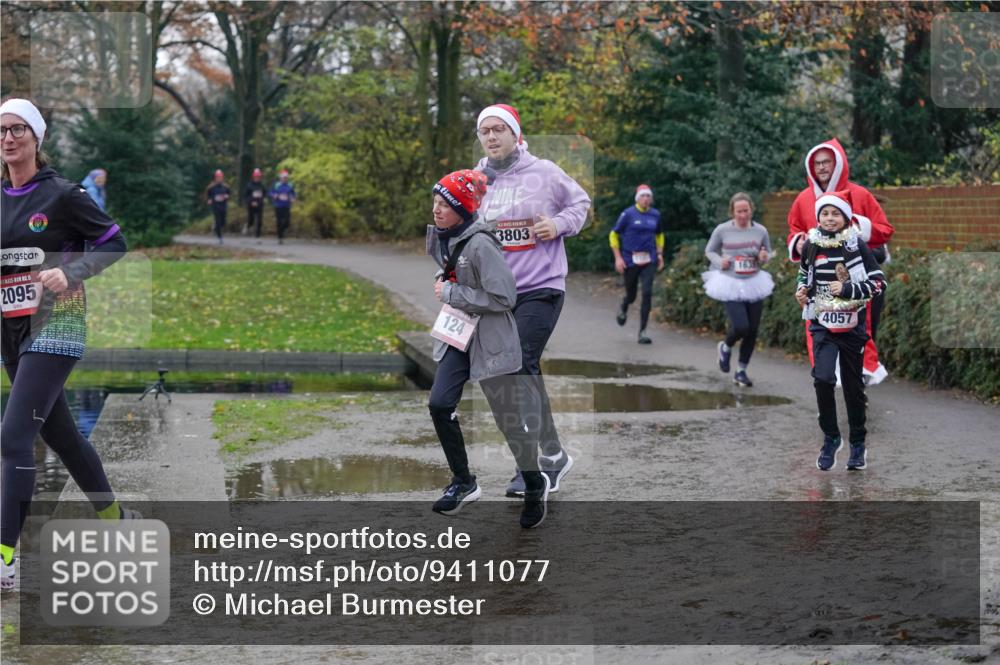 07.12.2025 - St. Pauli X-Mass-Run No. 15 Michael Burmester http://msf.ph/oto/9411077 07.12.2025 11:41:28 Laufen 15, 2095, 124, 3803, 4057 meine-sportfotos.de