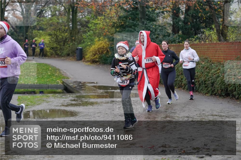 07.12.2025 - St. Pauli X-Mass-Run No. 15 Michael Burmester http://msf.ph/oto/9411086 07.12.2025 11:41:29 Laufen 603, 057, 1979, 1983 meine-sportfotos.de