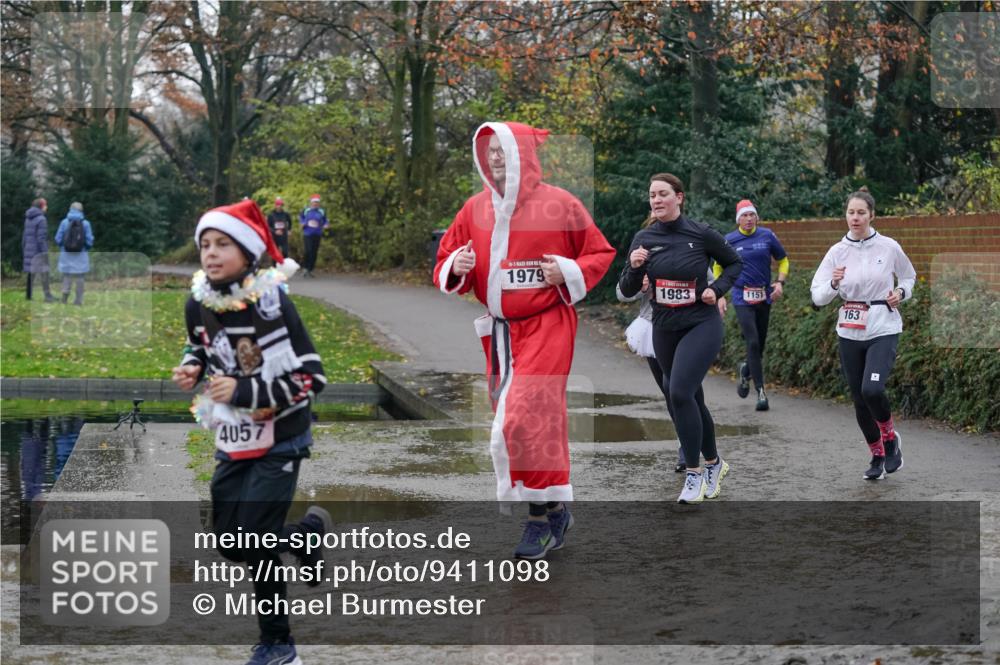 07.12.2025 - St. Pauli X-Mass-Run No. 15 Michael Burmester http://msf.ph/oto/9411098 07.12.2025 11:41:29 Laufen 4057, 1979, 1983, 1151, 163 meine-sportfotos.de