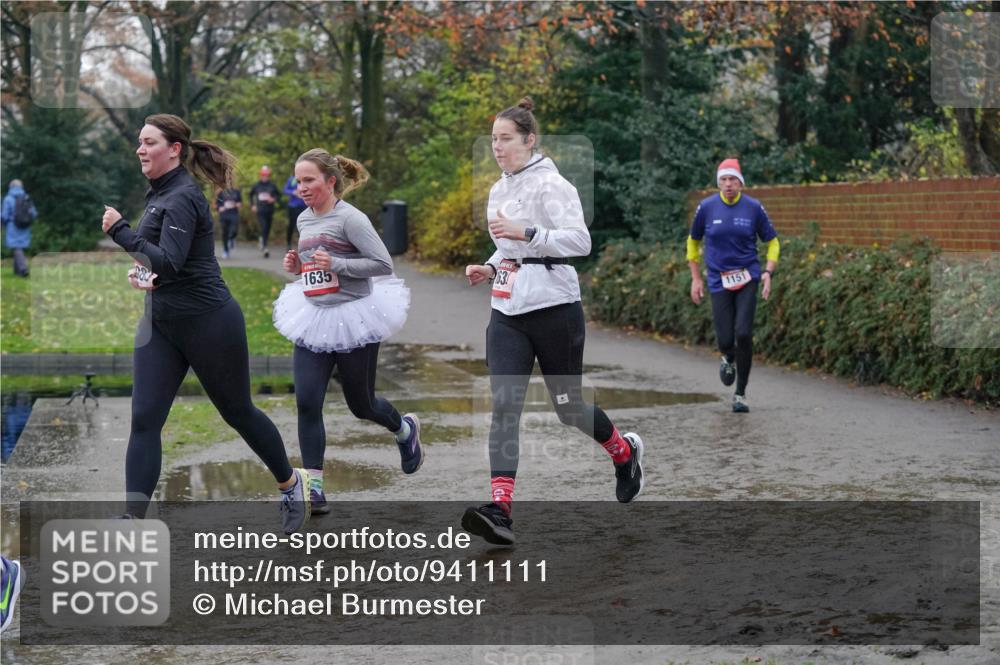 07.12.2025 - St. Pauli X-Mass-Run No. 15 Michael Burmester http://msf.ph/oto/9411111 07.12.2025 11:41:31 Laufen 1635, 63, 1151 meine-sportfotos.de