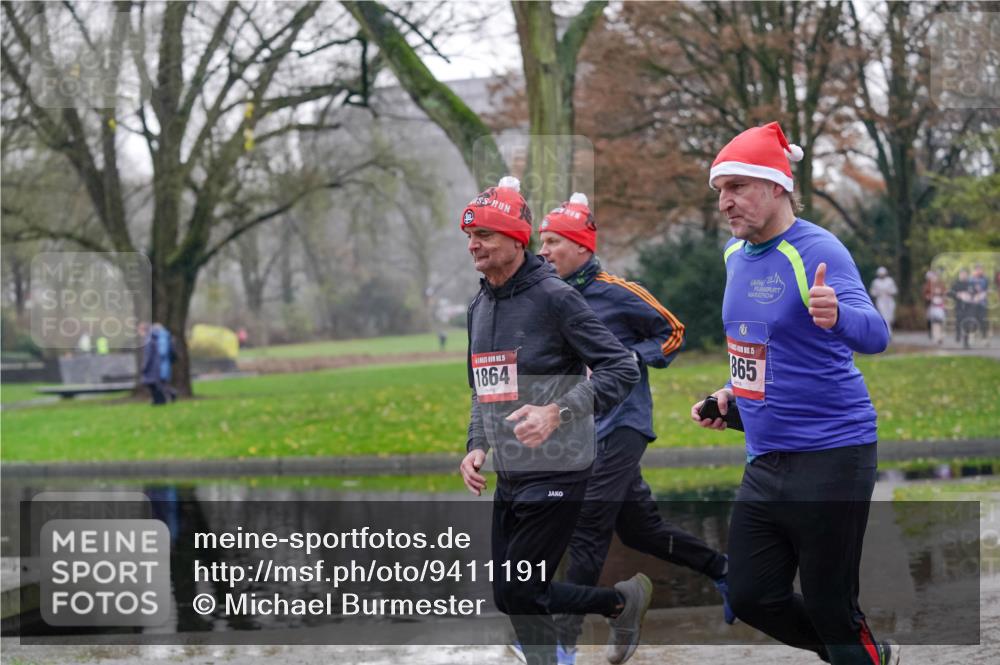 07.12.2025 - St. Pauli X-Mass-Run No. 15 Michael Burmester http://msf.ph/oto/9411191 07.12.2025 11:41:44 Laufen 1864, 865 meine-sportfotos.de