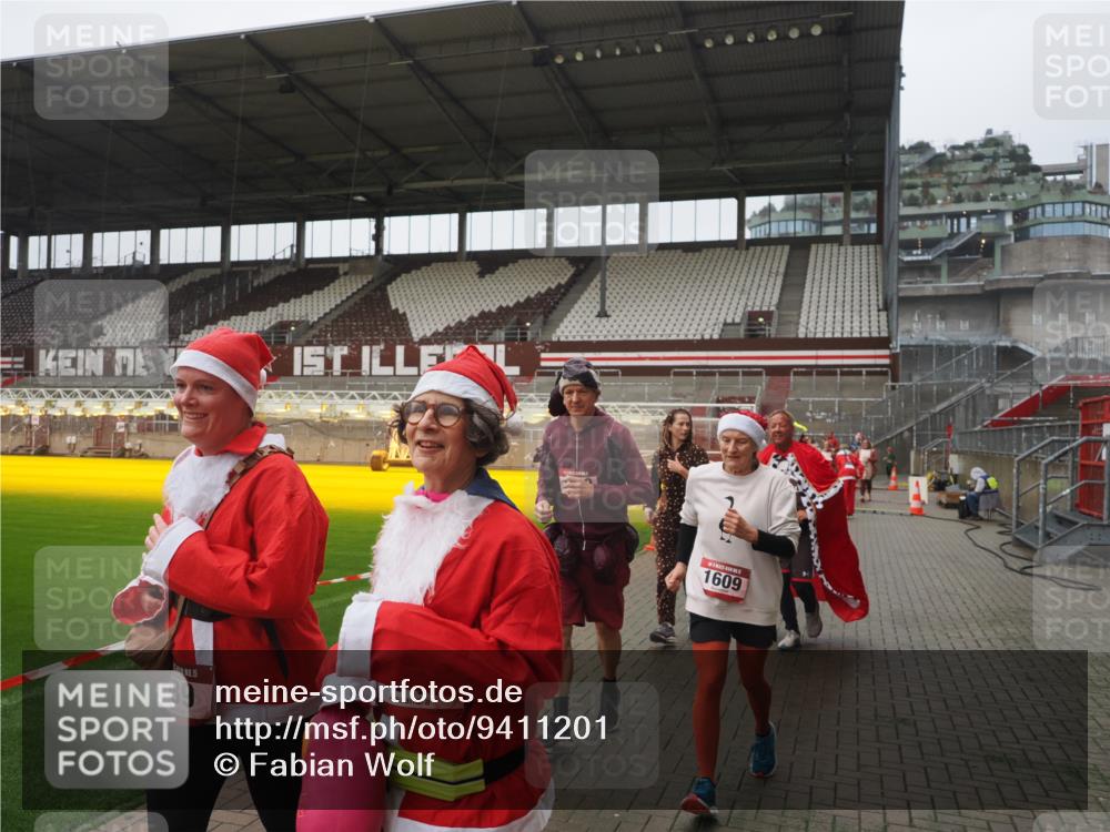 07.12.2025 - St. Pauli X-Mass-Run No. 15 Fabian Wolf http://msf.ph/oto/9411201 07.12.2025 11:12:37 Ziel 46, 489, 663, 1142, 1261, 1420, 1422, 1423, 1609, 1610, 2858 meine-sportfotos.de
