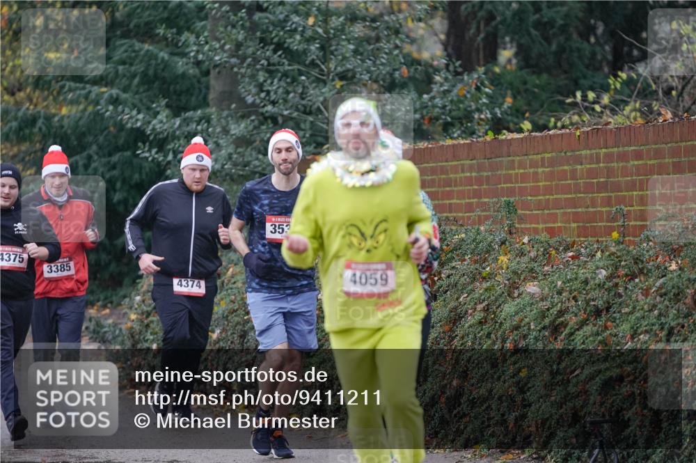 07.12.2025 - St. Pauli X-Mass-Run No. 15 Michael Burmester http://msf.ph/oto/9411211 07.12.2025 11:41:51 Laufen 4375, 3385, 4374, 353, 4059 meine-sportfotos.de