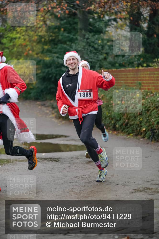 07.12.2025 - St. Pauli X-Mass-Run No. 15 Michael Burmester http://msf.ph/oto/9411229 07.12.2025 09:57:55 Laufen 15, 1389 meine-sportfotos.de