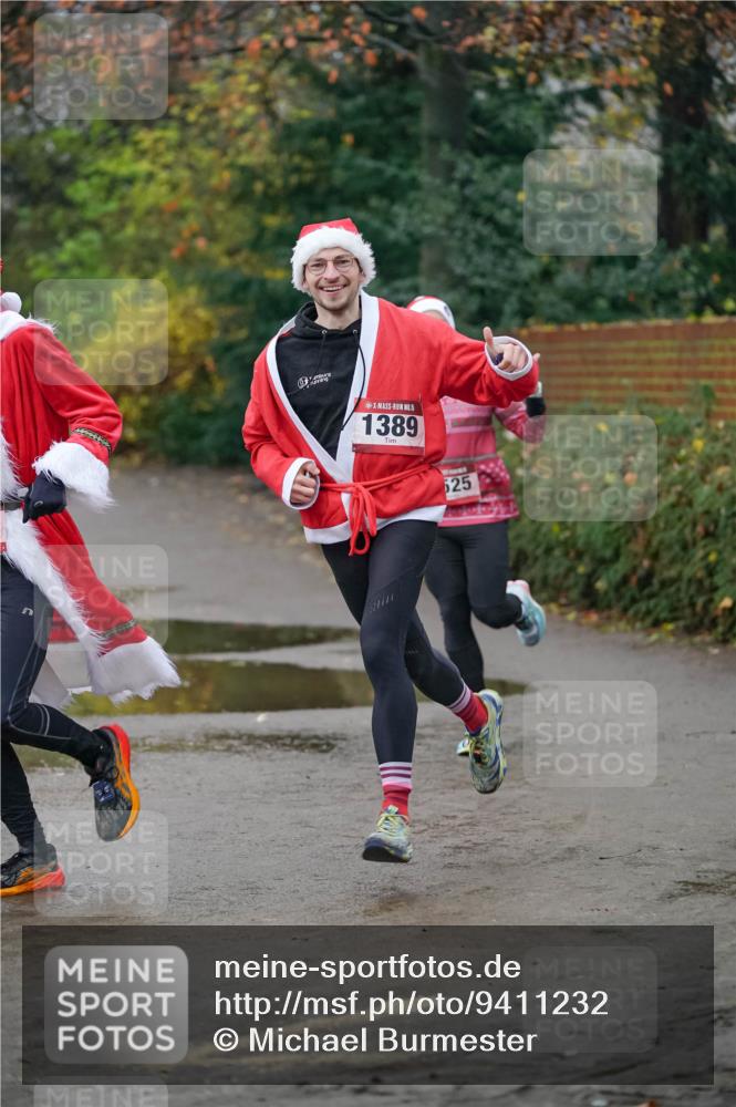 07.12.2025 - St. Pauli X-Mass-Run No. 15 Michael Burmester http://msf.ph/oto/9411232 07.12.2025 09:57:55 Laufen 5, 1389, 525 meine-sportfotos.de