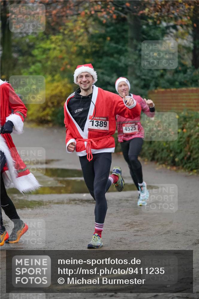 07.12.2025 - St. Pauli X-Mass-Run No. 15 Michael Burmester http://msf.ph/oto/9411235 07.12.2025 09:57:55 Laufen 5, 1389, 4525 meine-sportfotos.de