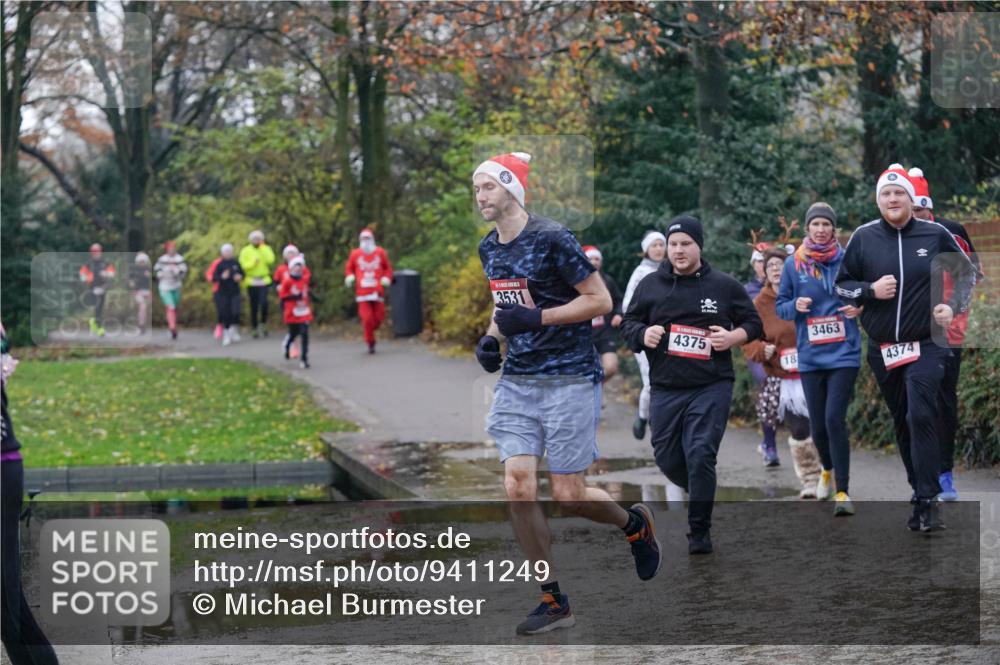 07.12.2025 - St. Pauli X-Mass-Run No. 15 Michael Burmester http://msf.ph/oto/9411249 07.12.2025 11:41:56 Laufen 3531, 4375, 18, 3463, 4374 meine-sportfotos.de
