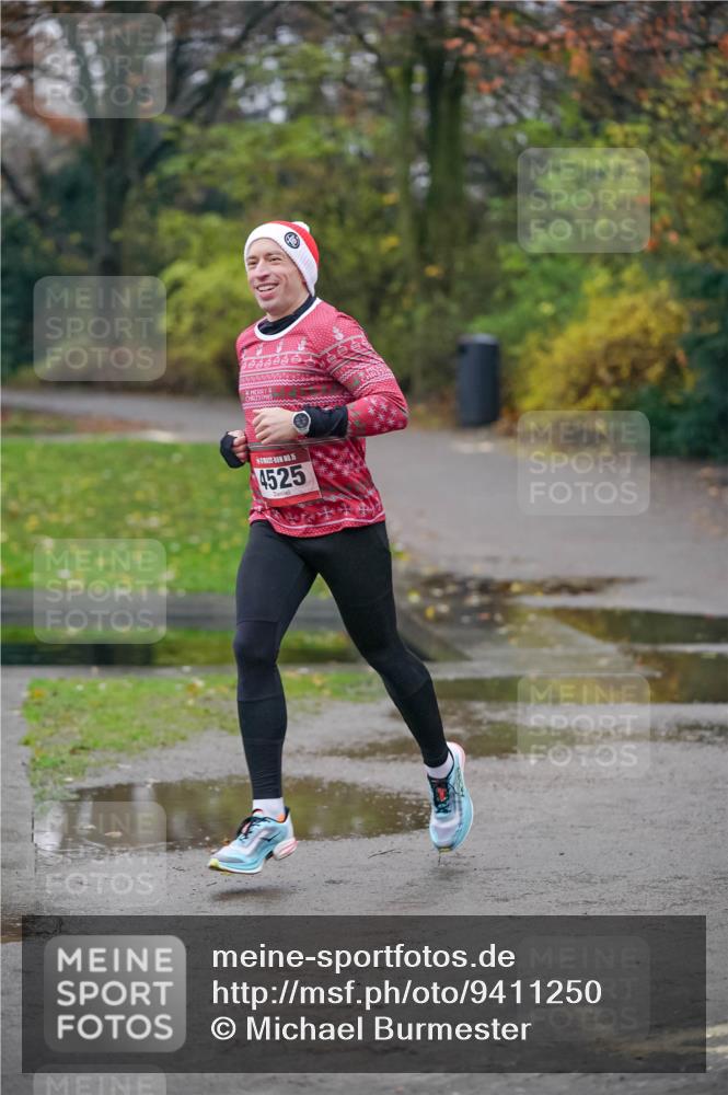 07.12.2025 - St. Pauli X-Mass-Run No. 15 Michael Burmester http://msf.ph/oto/9411250 07.12.2025 09:57:56 Laufen 93, 15, 4525 meine-sportfotos.de