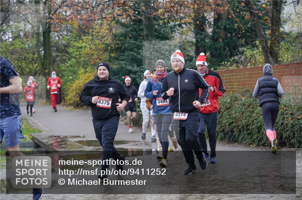 07.12.2025 - St. Pauli X-Mass-Run No. 15 Michael Burmester http://msf.ph/oto/9411252 07.12.2025 11:41:56 Laufen 4375, 3463, 85, 4374 meine-sportfotos.de