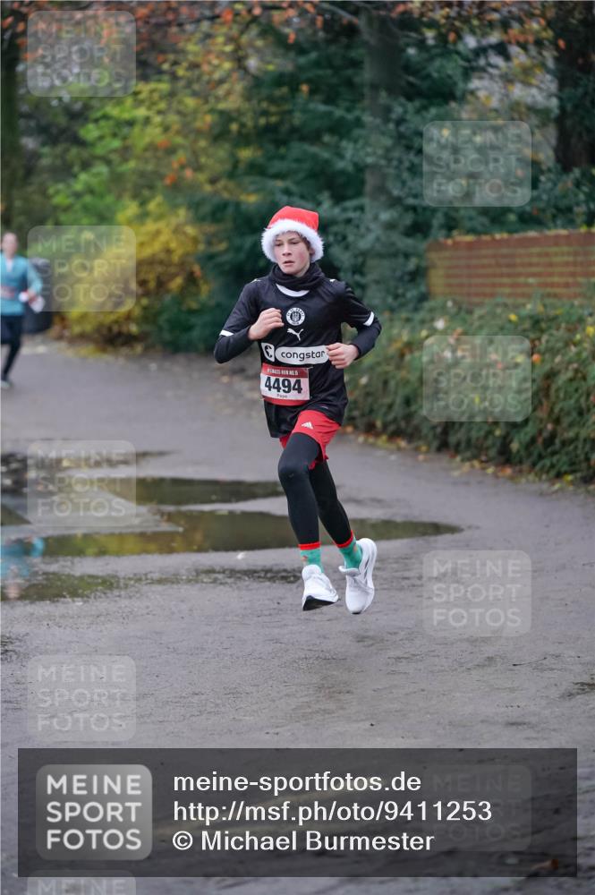 07.12.2025 - St. Pauli X-Mass-Run No. 15 Michael Burmester http://msf.ph/oto/9411253 07.12.2025 09:58:08 Laufen 15, 4494 meine-sportfotos.de