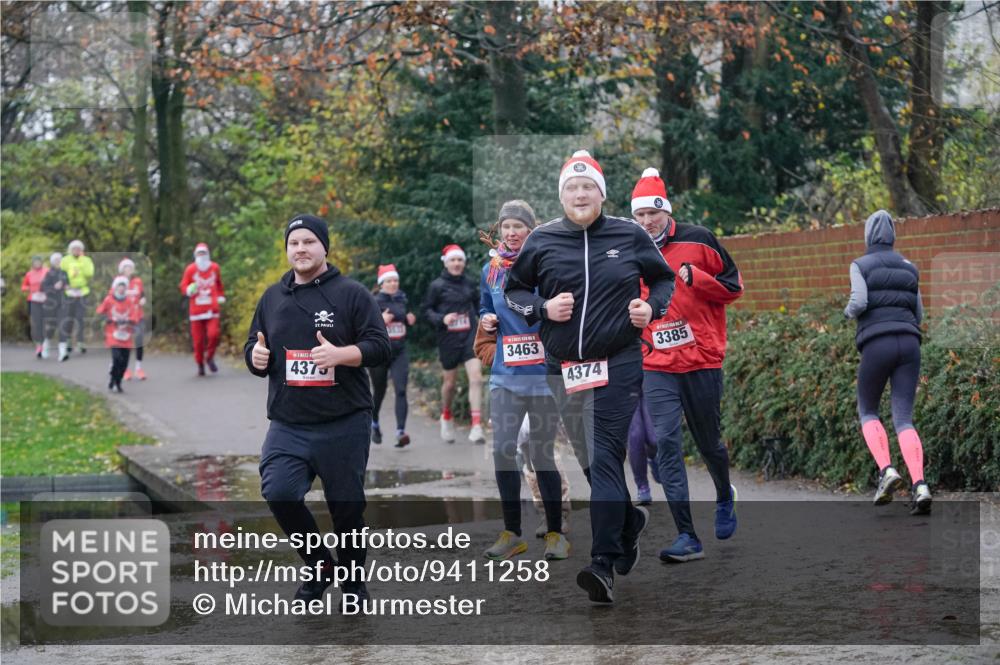 07.12.2025 - St. Pauli X-Mass-Run No. 15 Michael Burmester http://msf.ph/oto/9411258 07.12.2025 11:41:56 Laufen 4375, 3463, 4374, 3385 meine-sportfotos.de
