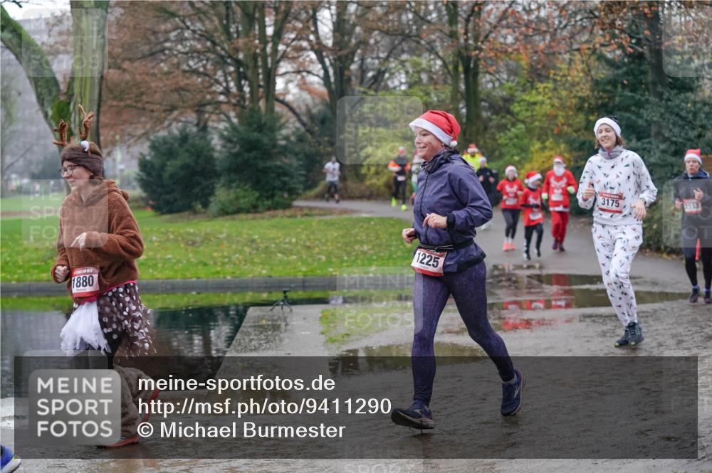 07.12.2025 - St. Pauli X-Mass-Run No. 15 Michael Burmester http://msf.ph/oto/9411290 07.12.2025 11:42:00 Laufen 1880, 1225, 3175, 3533 meine-sportfotos.de