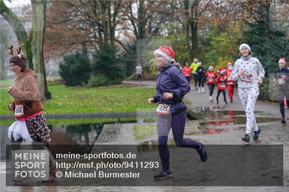 07.12.2025 - St. Pauli X-Mass-Run No. 15 Michael Burmester http://msf.ph/oto/9411293 07.12.2025 11:42:00 Laufen 880, 1225, 3175, 1533 meine-sportfotos.de