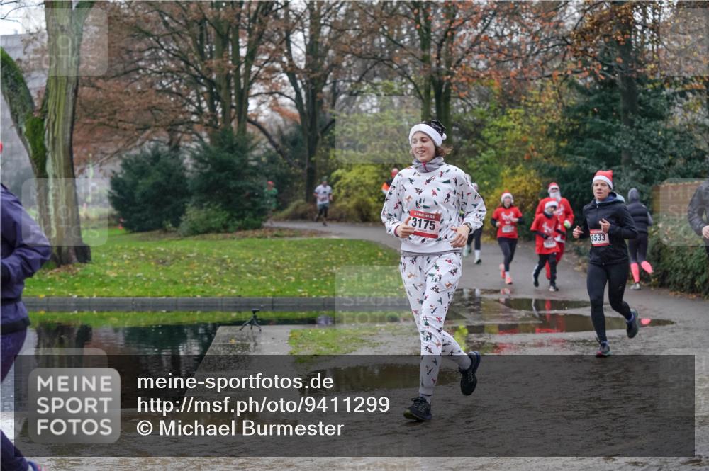 07.12.2025 - St. Pauli X-Mass-Run No. 15 Michael Burmester http://msf.ph/oto/9411299 07.12.2025 11:42:01 Laufen 3533, 3175 meine-sportfotos.de