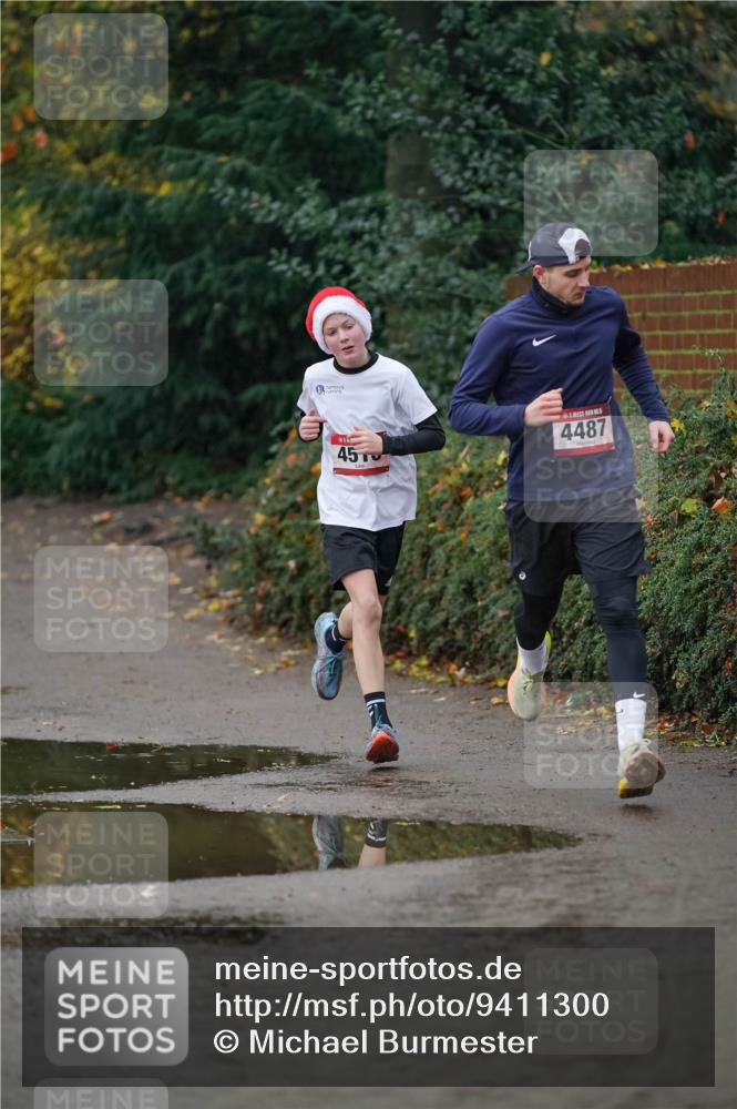 07.12.2025 - St. Pauli X-Mass-Run No. 15 Michael Burmester http://msf.ph/oto/9411300 07.12.2025 09:58:37 Laufen 45, 4487 meine-sportfotos.de