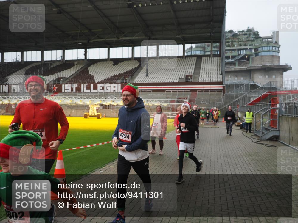 07.12.2025 - St. Pauli X-Mass-Run No. 15 Fabian Wolf http://msf.ph/oto/9411301 07.12.2025 11:12:52 Ziel 494, 681, 919, 1175, 1178, 1420, 1422, 3167, 4794, 4795, 4796, 4802, 4804 meine-sportfotos.de