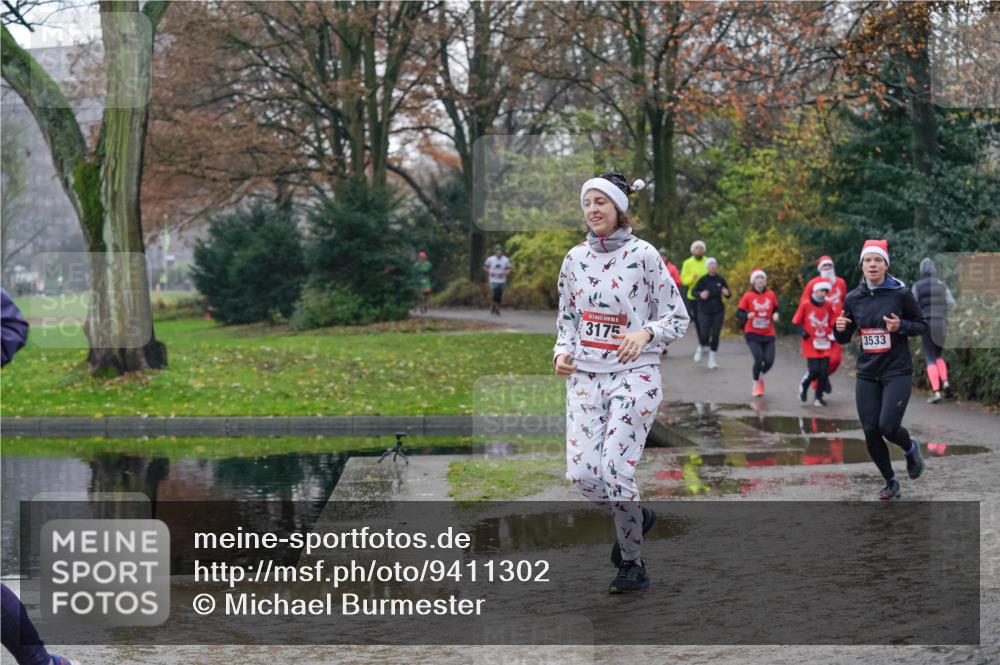 07.12.2025 - St. Pauli X-Mass-Run No. 15 Michael Burmester http://msf.ph/oto/9411302 07.12.2025 11:42:01 Laufen 3175, 3533 meine-sportfotos.de