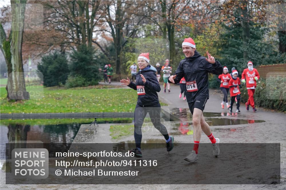 07.12.2025 - St. Pauli X-Mass-Run No. 15 Michael Burmester http://msf.ph/oto/9411316 07.12.2025 11:42:02 Laufen 3533, 2714 meine-sportfotos.de