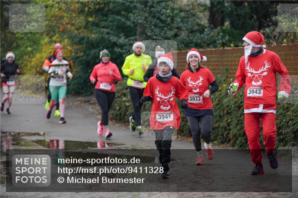 07.12.2025 - St. Pauli X-Mass-Run No. 15 Michael Burmester http://msf.ph/oto/9411328 07.12.2025 11:42:05 Laufen 15, 3941, 3937, 3943 meine-sportfotos.de