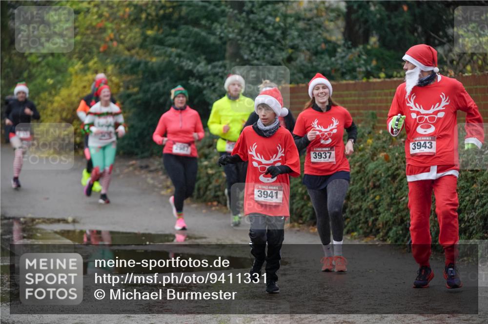 07.12.2025 - St. Pauli X-Mass-Run No. 15 Michael Burmester http://msf.ph/oto/9411331 07.12.2025 11:42:05 Laufen 15, 3941, 3937, 3943 meine-sportfotos.de