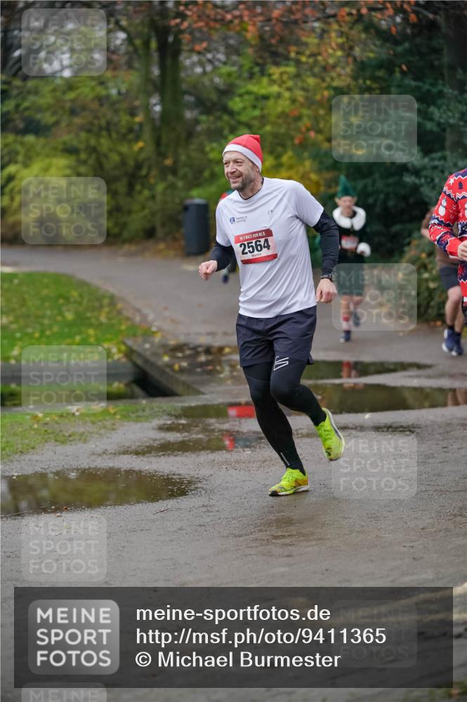 07.12.2025 - St. Pauli X-Mass-Run No. 15 Michael Burmester http://msf.ph/oto/9411365 07.12.2025 09:58:53 Laufen 15, 2564 meine-sportfotos.de