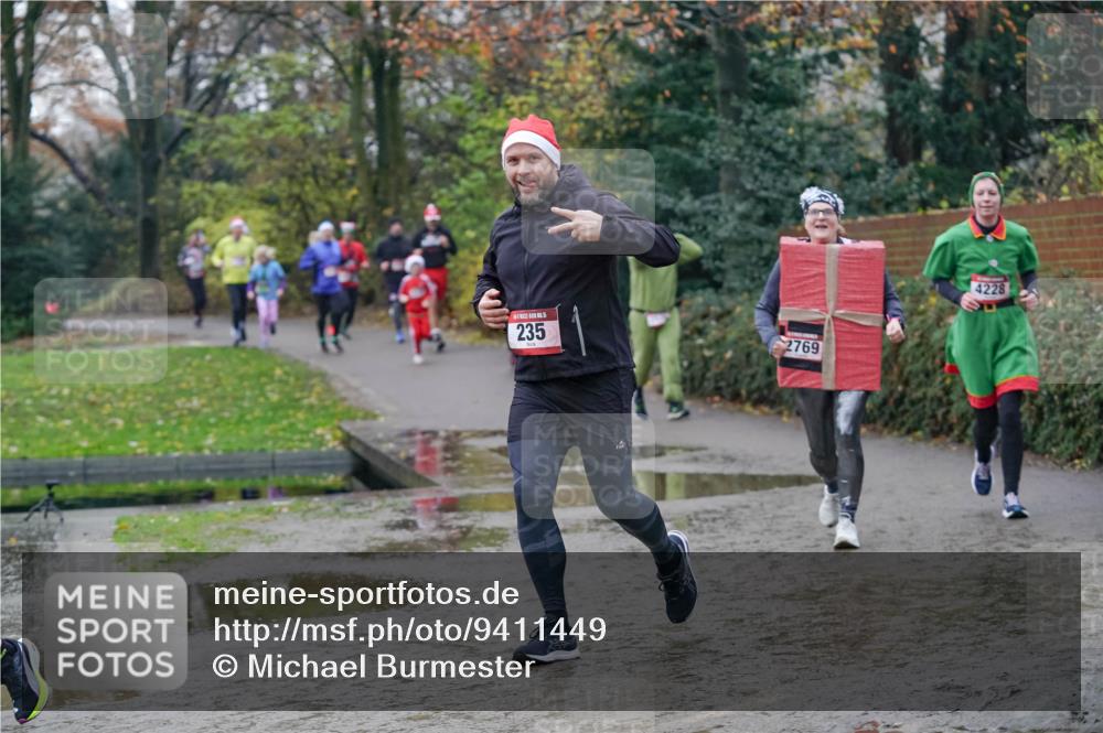 07.12.2025 - St. Pauli X-Mass-Run No. 15 Michael Burmester http://msf.ph/oto/9411449 07.12.2025 11:42:22 Laufen 235, 2769, 4228 meine-sportfotos.de
