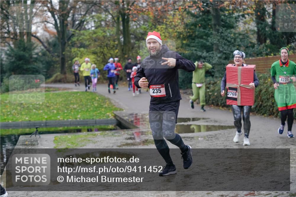 07.12.2025 - St. Pauli X-Mass-Run No. 15 Michael Burmester http://msf.ph/oto/9411452 07.12.2025 11:42:22 Laufen 235, 2769, 4228 meine-sportfotos.de