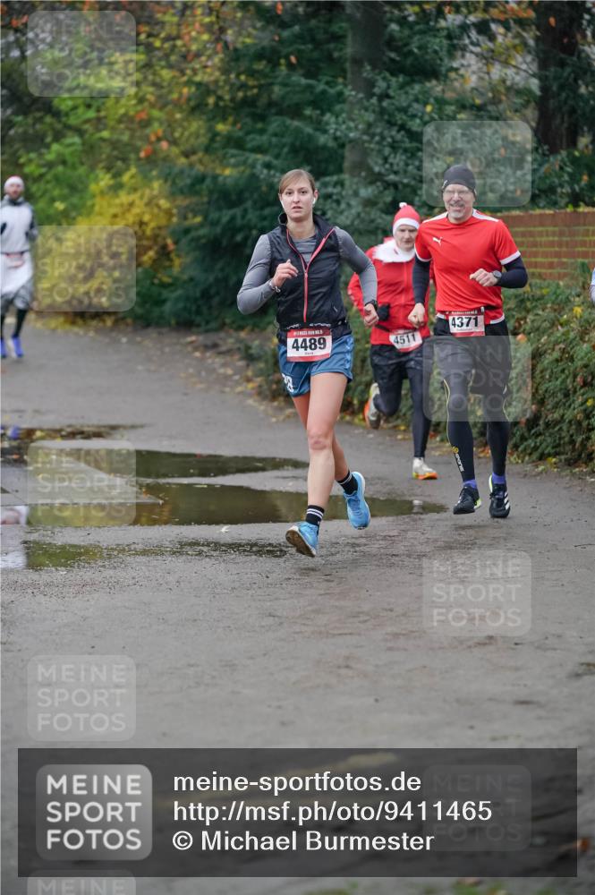 07.12.2025 - St. Pauli X-Mass-Run No. 15 Michael Burmester http://msf.ph/oto/9411465 07.12.2025 09:59:08 Laufen 4371, 4489, 4511 meine-sportfotos.de