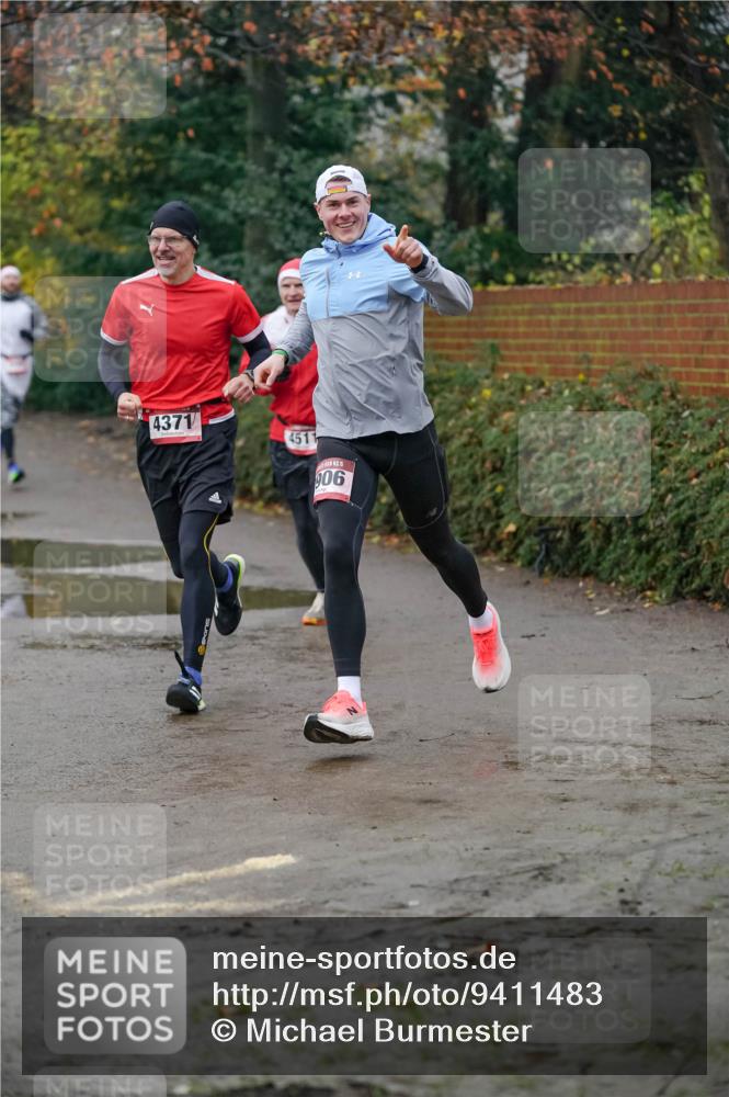 07.12.2025 - St. Pauli X-Mass-Run No. 15 Michael Burmester http://msf.ph/oto/9411483 07.12.2025 09:59:09 Laufen 4371, 4511, 15, 906 meine-sportfotos.de