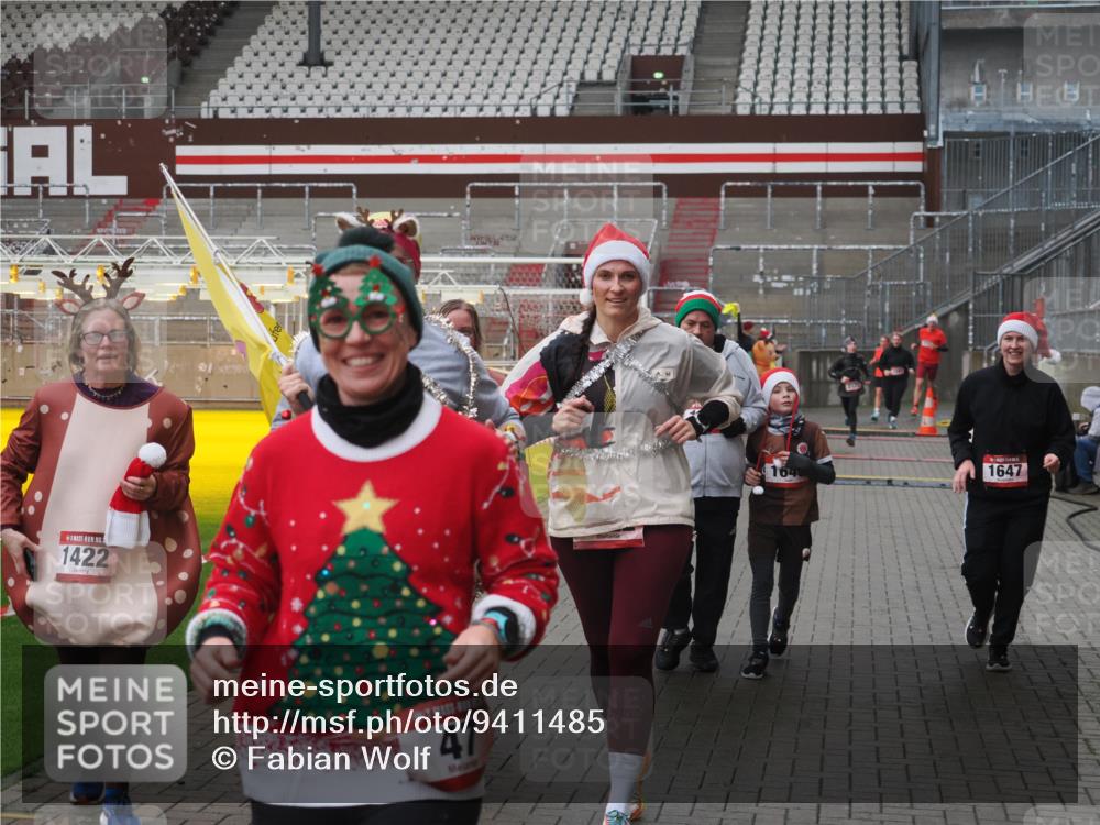 07.12.2025 - St. Pauli X-Mass-Run No. 15 Fabian Wolf http://msf.ph/oto/9411485 07.12.2025 11:13:15 Ziel 17, 22, 47, 683, 684, 1022, 1645, 1646, 1647, 2125 meine-sportfotos.de