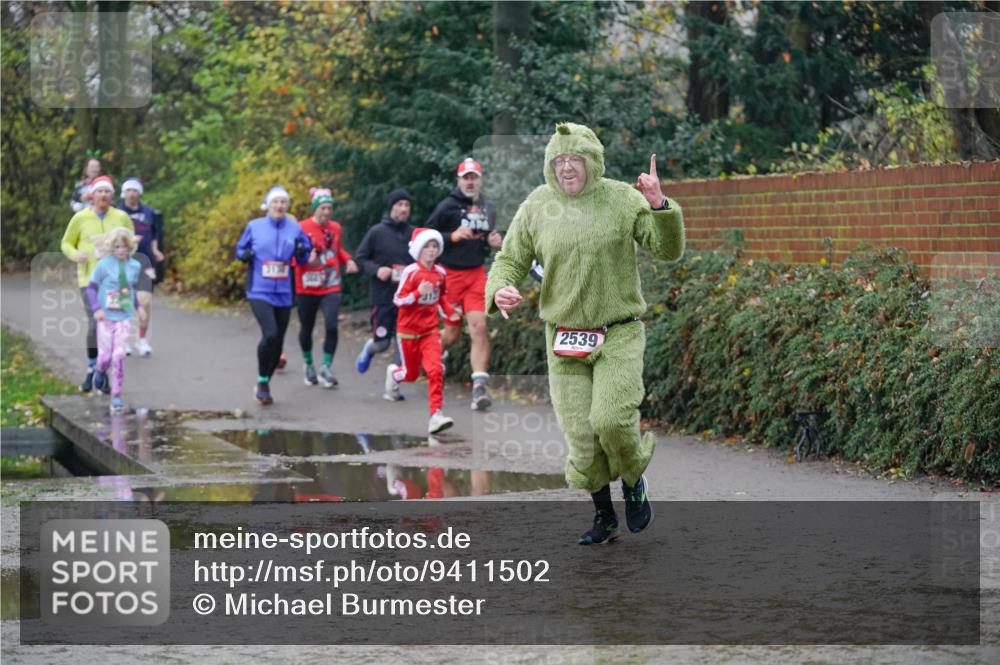 07.12.2025 - St. Pauli X-Mass-Run No. 15 Michael Burmester http://msf.ph/oto/9411502 07.12.2025 11:42:26 Laufen 31, 2539 meine-sportfotos.de
