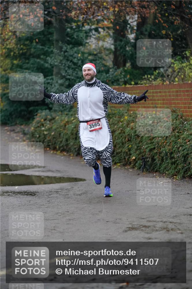 07.12.2025 - St. Pauli X-Mass-Run No. 15 Michael Burmester http://msf.ph/oto/9411507 07.12.2025 09:59:13 Laufen 3565 meine-sportfotos.de