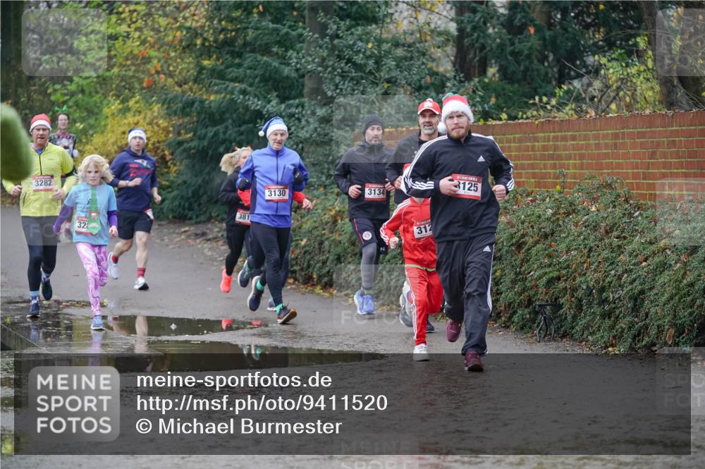 07.12.2025 - St. Pauli X-Mass-Run No. 15 Michael Burmester http://msf.ph/oto/9411520 07.12.2025 11:42:28 Laufen 3282, 381, 32, 3130, 3134, 312, 3125 meine-sportfotos.de