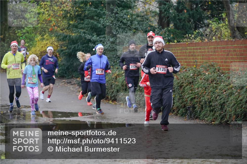 07.12.2025 - St. Pauli X-Mass-Run No. 15 Michael Burmester http://msf.ph/oto/9411523 07.12.2025 11:42:28 Laufen 3282, 32, 38, 3130, 3134, 3125 meine-sportfotos.de