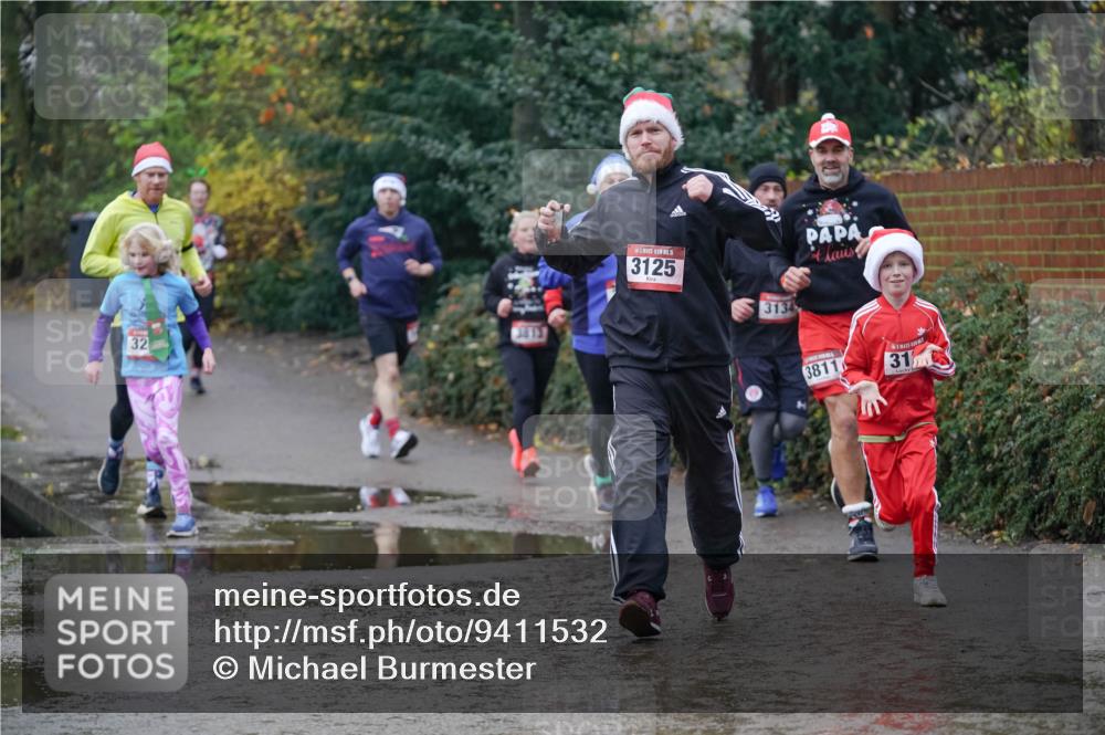 07.12.2025 - St. Pauli X-Mass-Run No. 15 Michael Burmester http://msf.ph/oto/9411532 07.12.2025 11:42:29 Laufen 32, 15, 3125, 3134, 3811, 31 meine-sportfotos.de