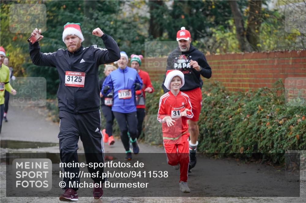 07.12.2025 - St. Pauli X-Mass-Run No. 15 Michael Burmester http://msf.ph/oto/9411538 07.12.2025 11:42:29 Laufen 3125, 282, 3130, 31 meine-sportfotos.de