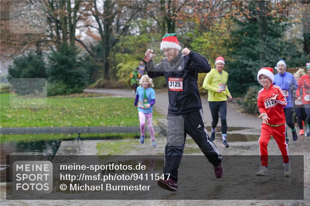 07.12.2025 - St. Pauli X-Mass-Run No. 15 Michael Burmester http://msf.ph/oto/9411547 07.12.2025 11:42:30 Laufen 322, 3125, 326, 3122 meine-sportfotos.de