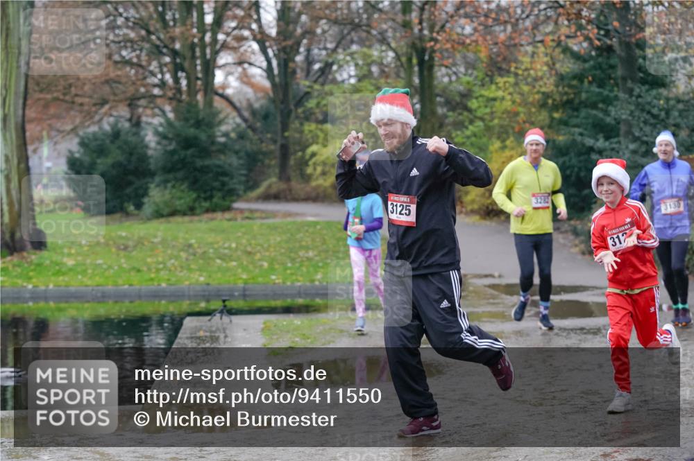 07.12.2025 - St. Pauli X-Mass-Run No. 15 Michael Burmester http://msf.ph/oto/9411550 07.12.2025 11:42:30 Laufen 3125, 3282, 312, 31307 meine-sportfotos.de