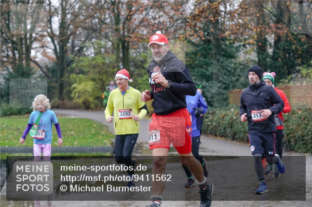 07.12.2025 - St. Pauli X-Mass-Run No. 15 Michael Burmester http://msf.ph/oto/9411562 07.12.2025 11:42:32 Laufen 281, 3282, 15, 811, 313 meine-sportfotos.de