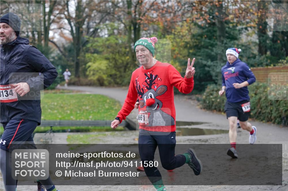 07.12.2025 - St. Pauli X-Mass-Run No. 15 Michael Burmester http://msf.ph/oto/9411580 07.12.2025 11:42:33 Laufen 3134, 3661, 144 meine-sportfotos.de